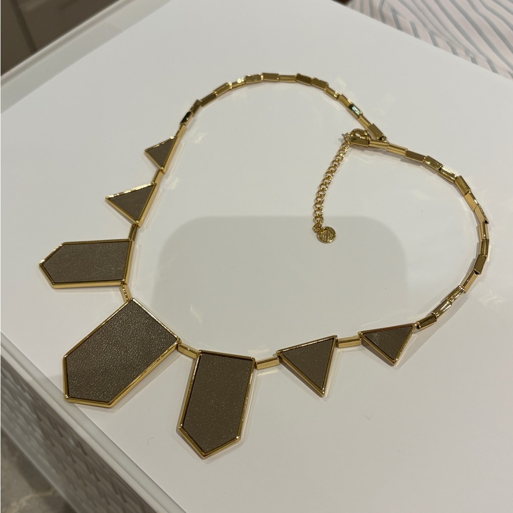 ✨ House of Harlow 1960 Gold Geometric Statement Necklace ✨ - Picture 3 of 8